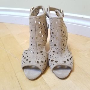 Ivanka Trump Buckle Slingback Peep-Toe Suede Leather Heels Size 7..5